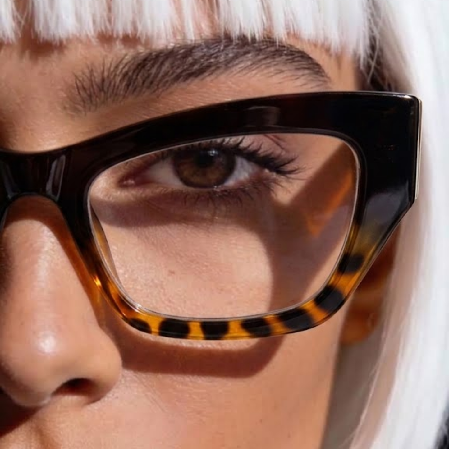 Montura Oftálmica – Diseño Cat-Eye Moderno